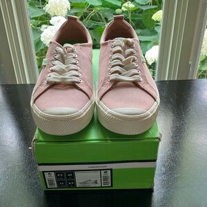 Cariuma Blush Canvas Sneakers 11 w 9.5 m new in box